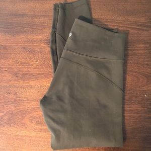 Lululemon olive green 25” inseam leggings size 8